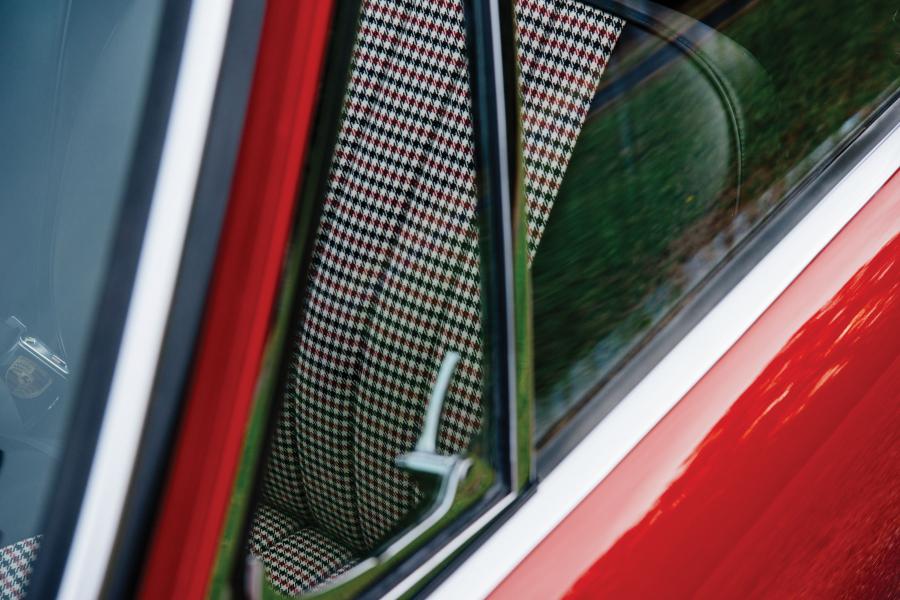 Детали экстерьера Porsche 911 2.0 Targa (901) 1966 года  (NA) (фото 31 из 35)
